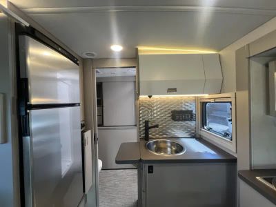 2025 Winnebago NAVION — photo 9 view