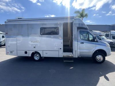 2025 Winnebago NAVION — photo 21 view