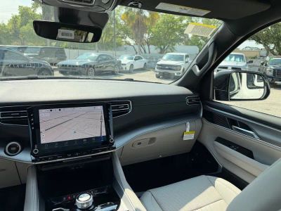 2026 Jeep Grand Wagoneer — photo 40 view