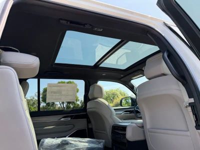 2026 Jeep Grand Wagoneer — photo 35 view