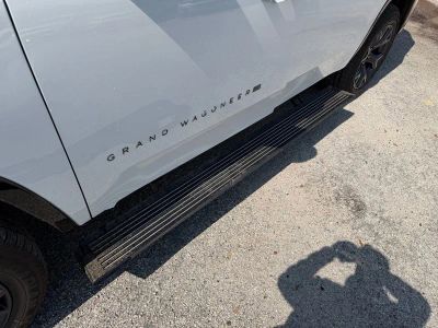 2026 Jeep Grand Wagoneer — photo 10 view