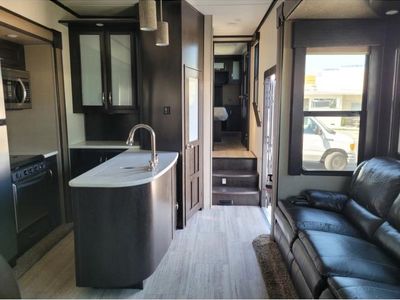 2017 Grand Design Momentum M-Class - Photo 5
