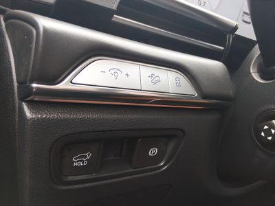 2025 Genesis GV80 — photo 13 view