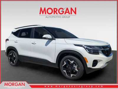 2026 Kia Seltos S in Snow White Pearl — front three-quarter view