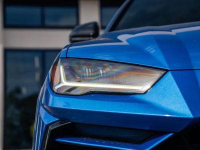 2022 Lamborghini Urus — photo 9 view