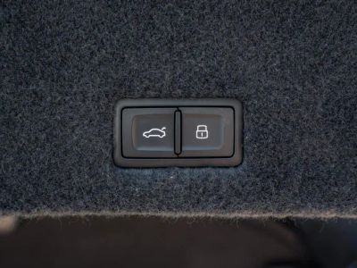 2022 Lamborghini Urus — photo 42 view