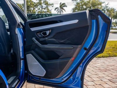 2022 Lamborghini Urus — photo 36 view