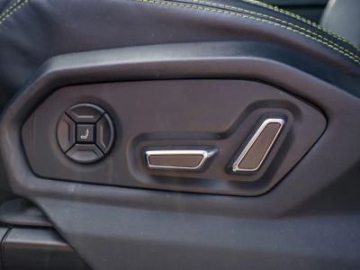2022 Lamborghini Urus — photo 19 view