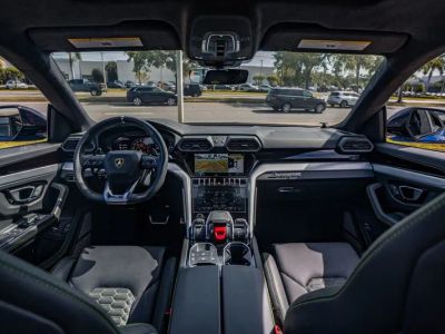 2022 Lamborghini Urus — photo 20 view