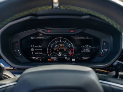 2022 Lamborghini Urus — photo 24 view