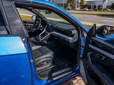 2022 Lamborghini Urus — photo 32 view