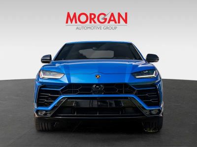 2022 Lamborghini Urus — photo 8 view