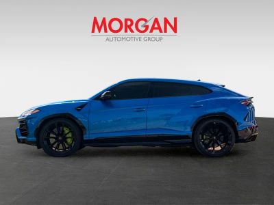 2022 Lamborghini Urus — side profile view