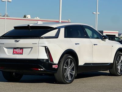 2024 Cadillac LYRIQ - Photo 2