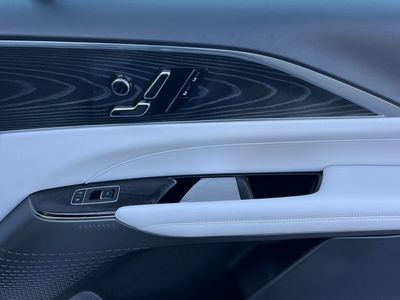 2024 Cadillac LYRIQ - Photo 19