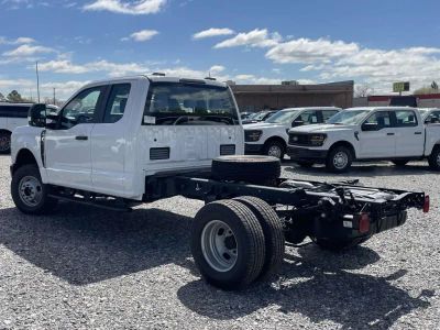 2026 Ford Chassis Cab - Photo 5