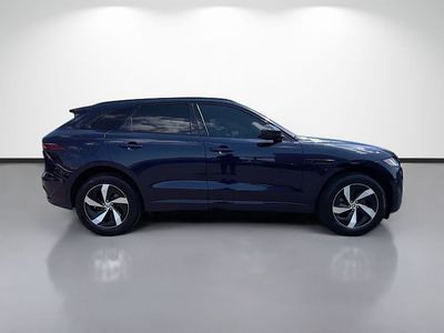 2025 Jaguar F-PACE - Photo 2