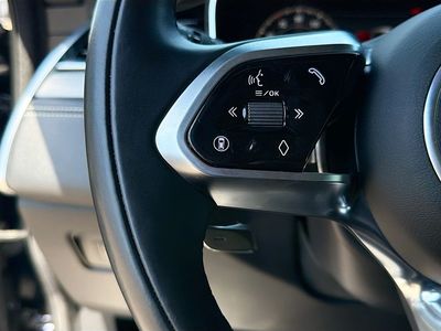 2025 Jaguar F-PACE - Photo 37