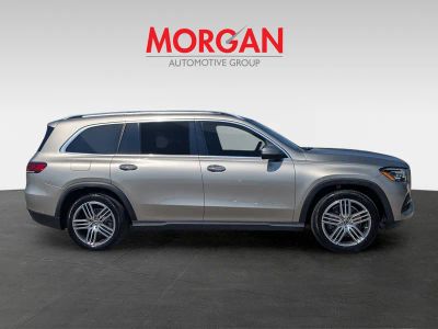 2022 Mercedes-Benz GLS — interior view