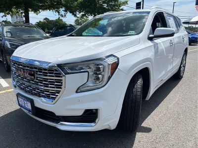 2022 GMC Terrain — detail view
