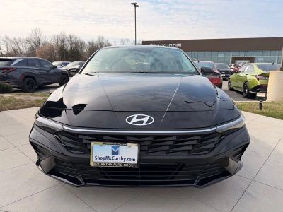 2025 Hyundai Elantra - Photo 8
