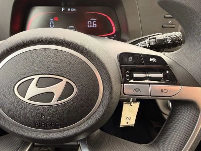 2025 Hyundai Elantra - Photo 16