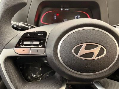 2025 Hyundai Elantra - Photo 17