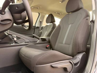 2025 Hyundai Elantra - Photo 27