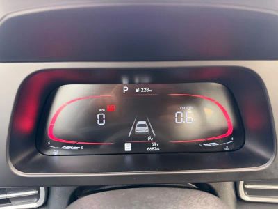 2025 Hyundai Elantra - Photo 12