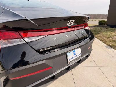 2025 Hyundai Elantra - Photo 32