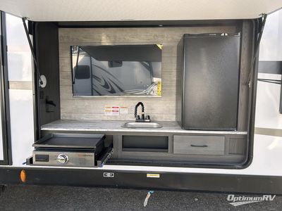 2025 Venture RV SportTrek - Photo 18