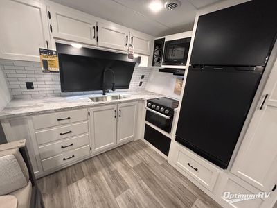 2025 Venture RV SportTrek - Photo 6