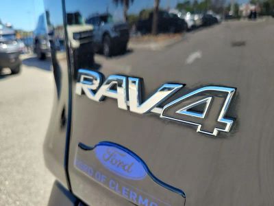 2023 Toyota RAV4 — photo 9 view