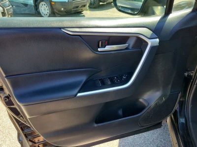 2023 Toyota RAV4 — photo 15 view