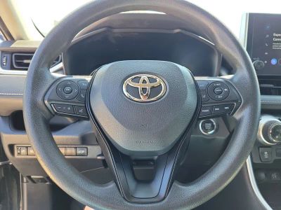 2023 Toyota RAV4 — photo 19 view