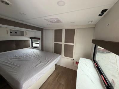 2026 Grand Design Transcend - Photo 17