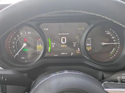 2025 Jeep Wrangler — photo 26 view