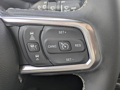 2025 Jeep Wrangler — photo 25 view