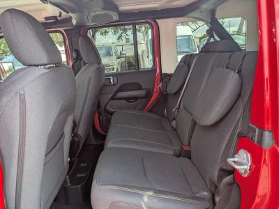 2025 Jeep Wrangler — photo 14 view