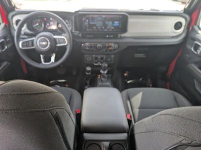 2025 Jeep Wrangler — photo 15 view
