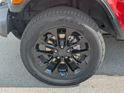 2025 Jeep Wrangler — photo 11 view
