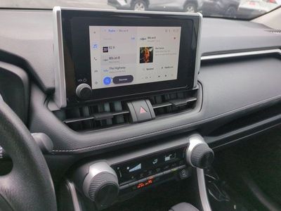 2024 Toyota RAV4 - Photo 11