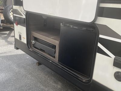 2020 Dutchmen KODIAK — interior view