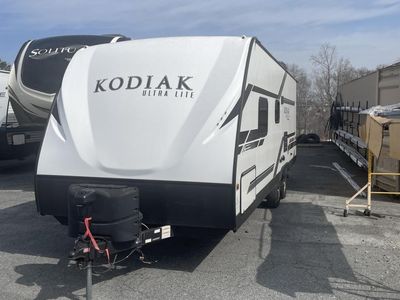 2020 Dutchmen KODIAK — front three-quarter view