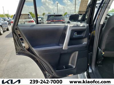 2022 Toyota 4Runner — photo 14 view