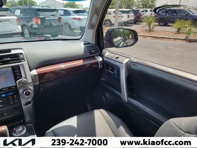 2022 Toyota 4Runner — photo 17 view