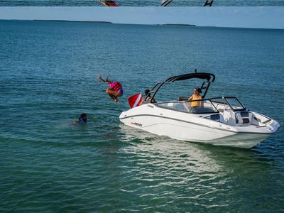 2025 Yamaha Boats AR195 - Photo 2