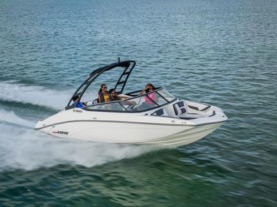 2025 Yamaha Boats AR195 - Photo 8