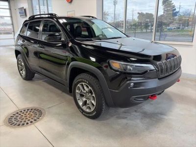 2022 Jeep Cherokee — rear three-quarter view