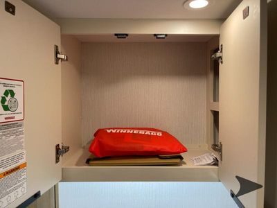 2026 Winnebago Thrive - Photo 23